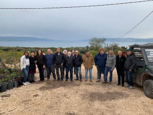 משלחת נציגי ארגונים  חקלאיים במטעי עמק הירדן